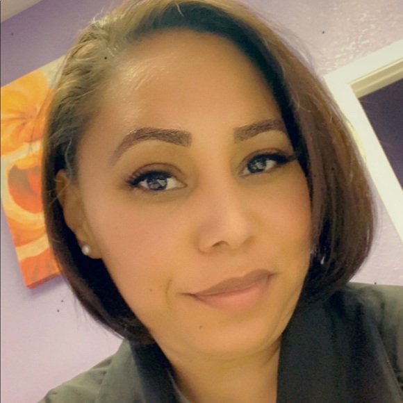 Meet your Posher, D'anna - Picture 1 of 1